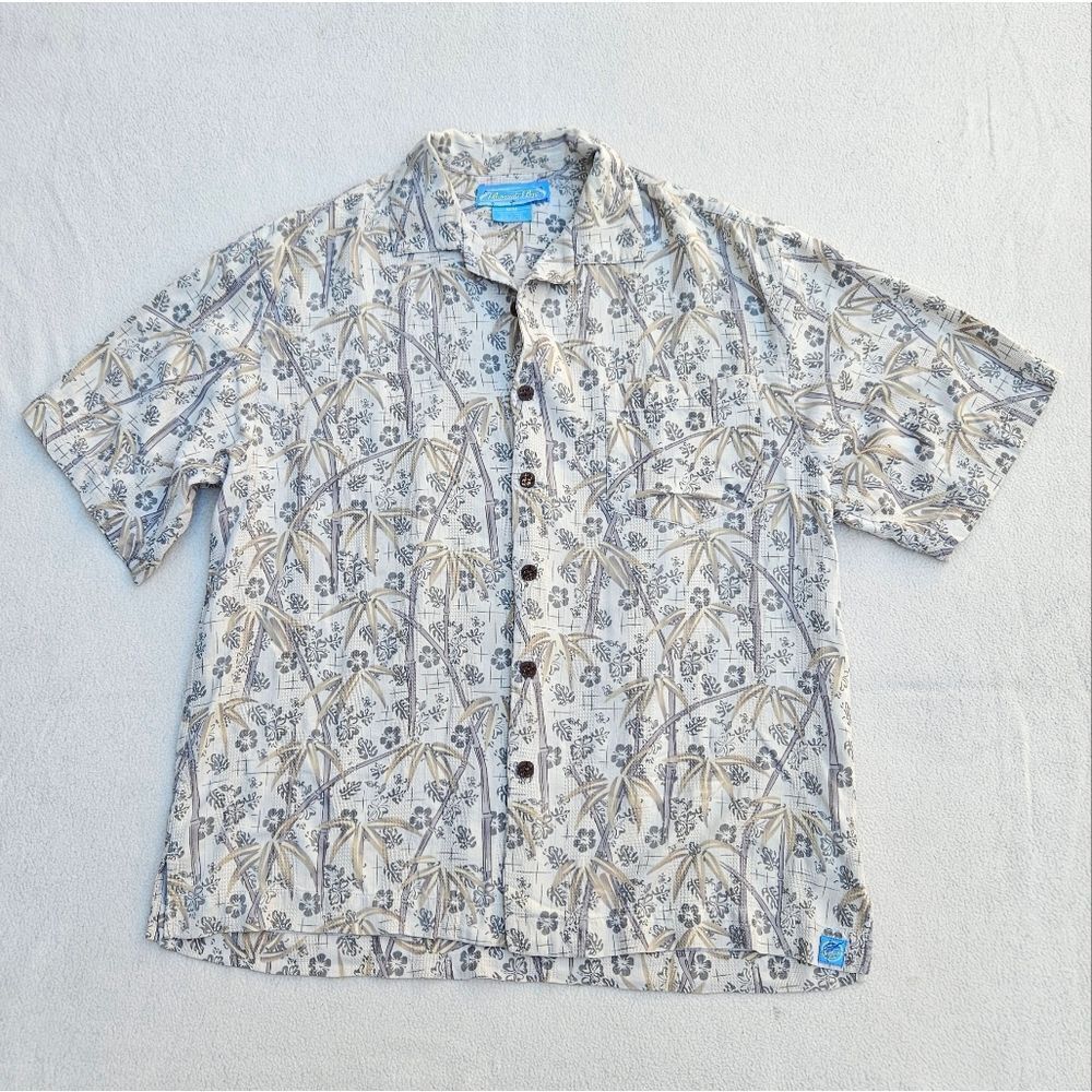 Bermuda Bay Beige Bamboo Trees and Habiscus Men's Short Sleeve Button Up Shirt